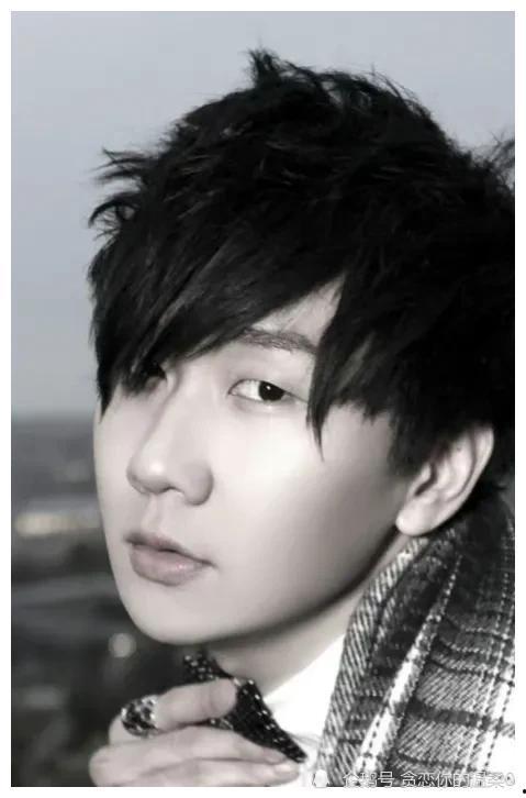 娱乐圈吃瓜成毅是谁啊,从幕后推手到话题焦点