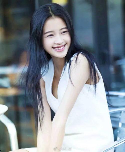 她在娱乐圈吃瓜